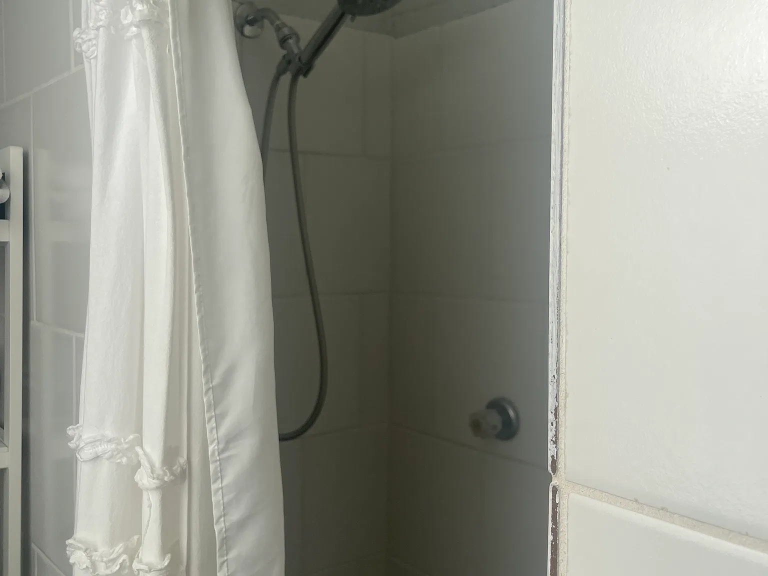 Studio, 250 sqft, $1,600 — Photo 4