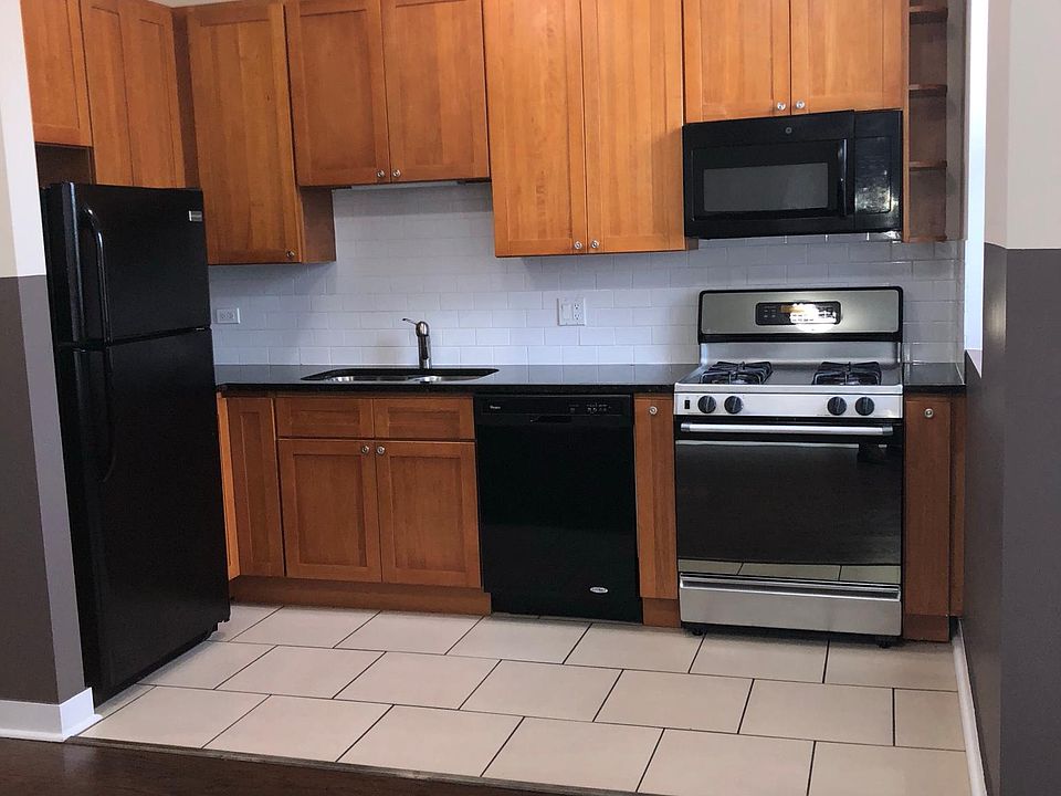 1st image of 6016 S Prairie Ave #1S