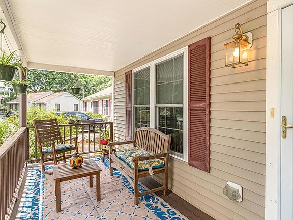 3rd image of 6 Tarrs Ln W #2