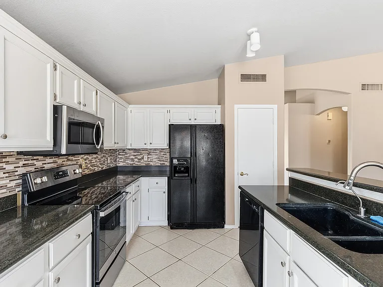 11820 S 45th St — Photo 33