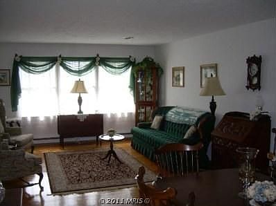4th image of 418 Henry Dr