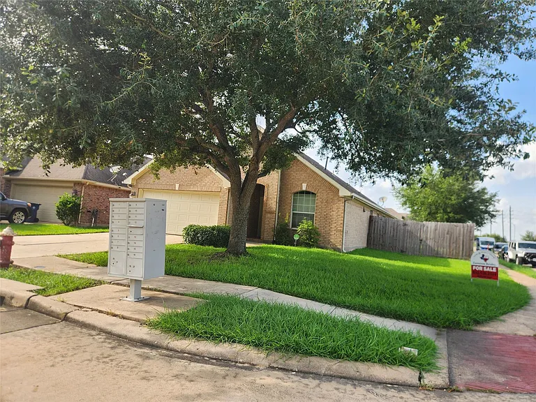 2 Signal Hill Dr — Photo 2
