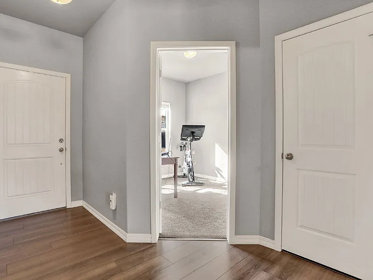 10659 Traders Pkwy — Photo 5