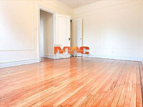4th image of 3083 29th St APT C8