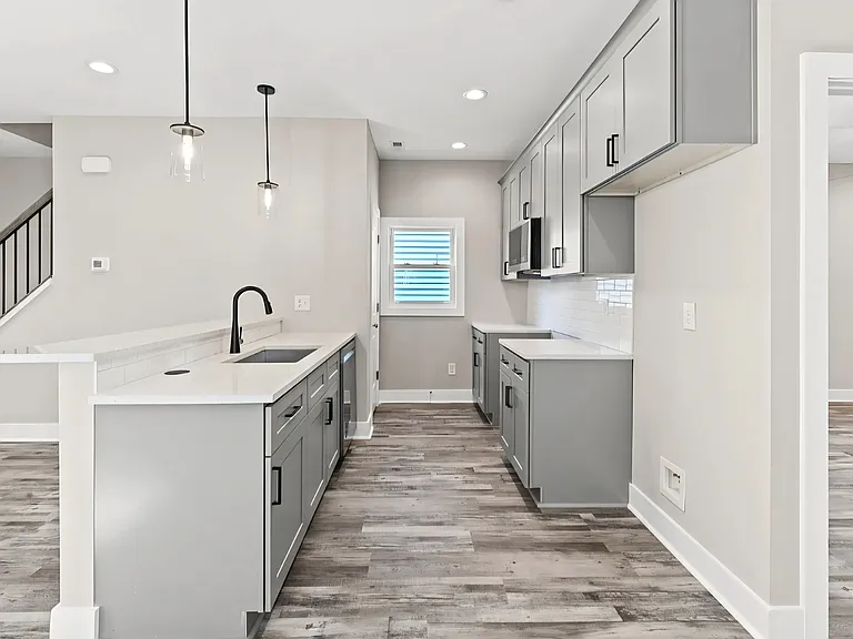 1107 Simmons St — Photo 16