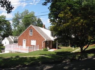 825 Verna Dr, Vestal, NY 13850