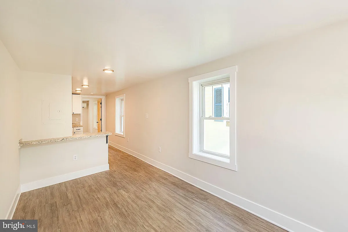 Building Photo - 550 N Loudoun St #4