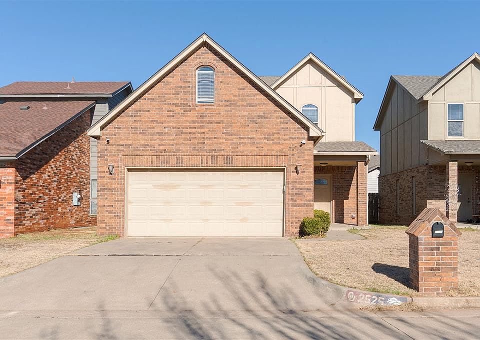 1st image of 2525 Lee Ln