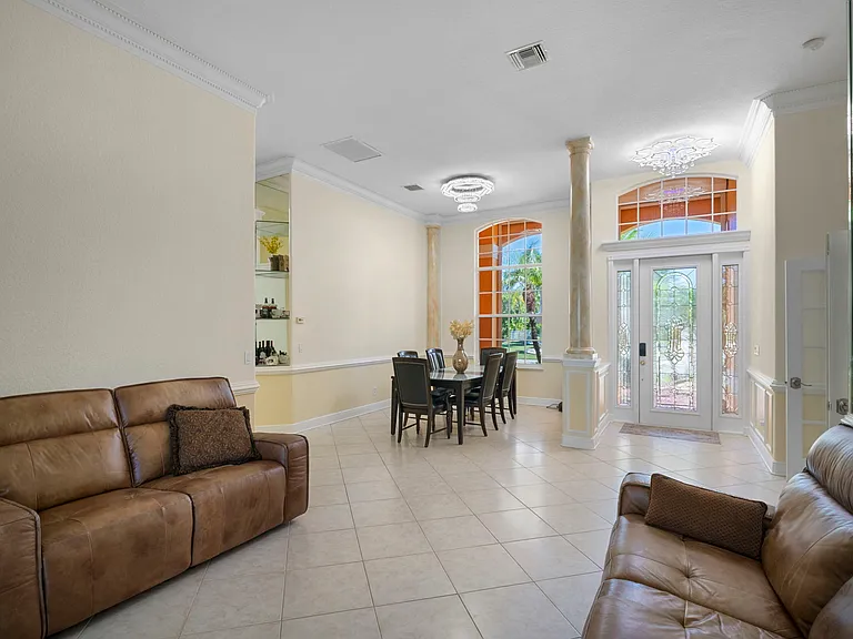 5024 SW 8th Pl — Photo 10
