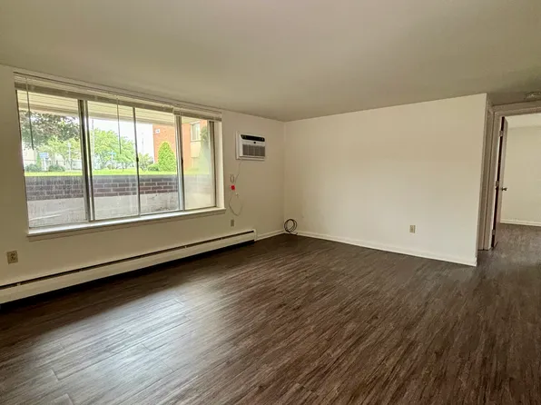 2715 Eggert Rd #11, Tonawanda, NY 14150