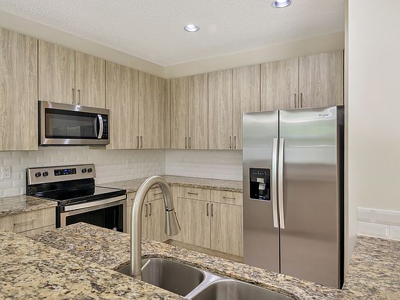 2nd image of 1120 Tupelo Way