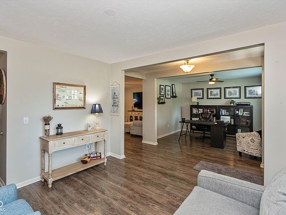 5th image of 19441 Paxson Pl