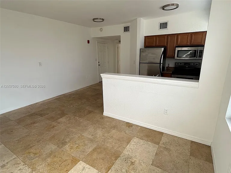 953 SW 10th St #1 — Photo 5