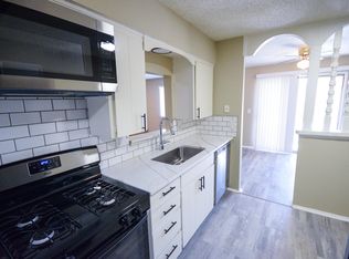 6105 Cortez St #2B-2BA, Shawnee, KS 66203