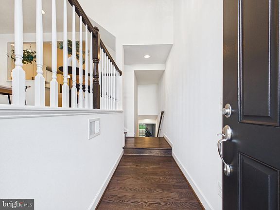 4th image of 20268 Center Brook Sq
