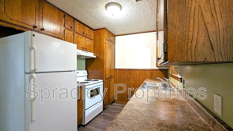Western Hills — Photo 3