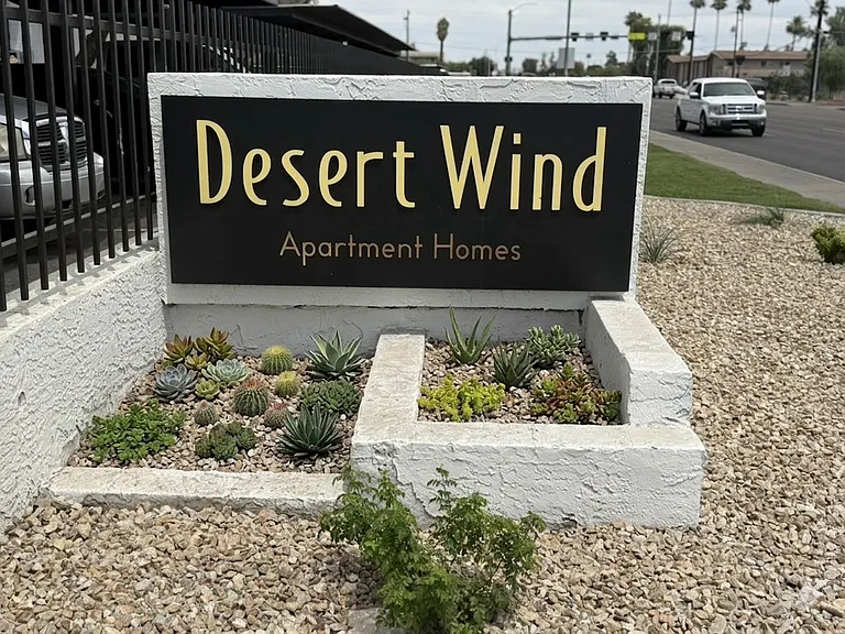 Desert Wind Apartments — Photo 7