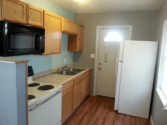 2 bed, 800 sqft, $1,095 — Photo 2