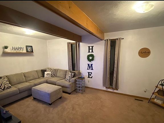 4th image of 131 Winterview Ct