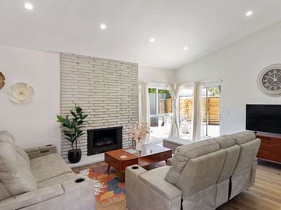 4th image of 5304 Baza Ave #1