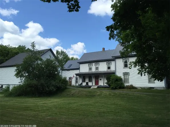 48 Grove St, Newport, ME 04953