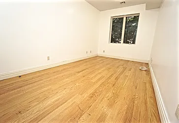 Rented by Bizzarro Agency