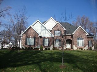 12427 Ridgefield Dr, Saint Louis, MO 63131