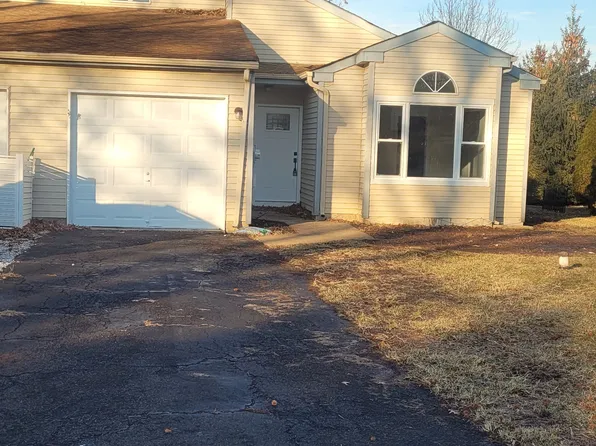 4 Stewer Ln, Perkasie, PA 18944