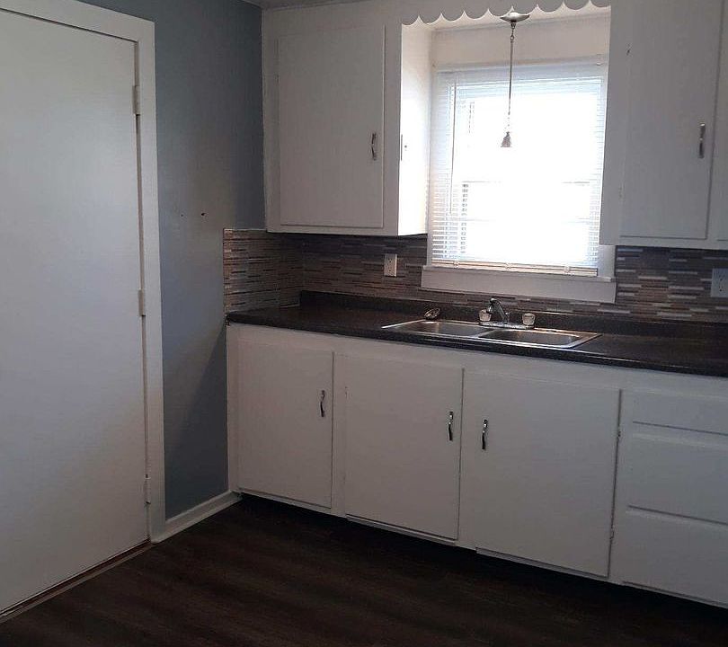 2nd image of 2370 N 23rd St