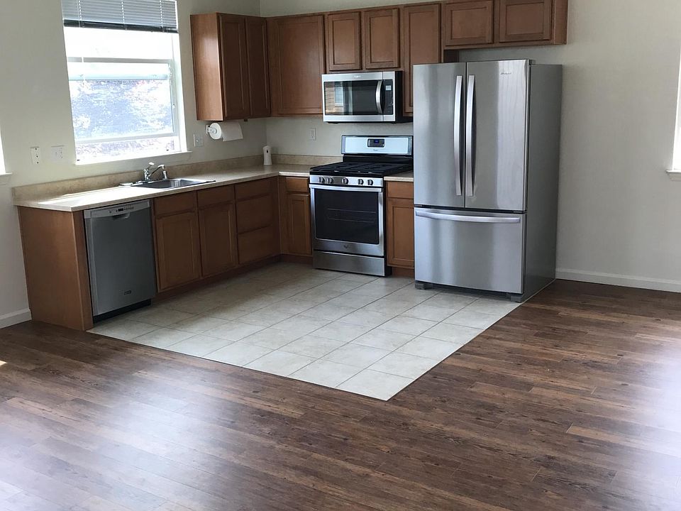 Kitchen-new appliances and flooring
