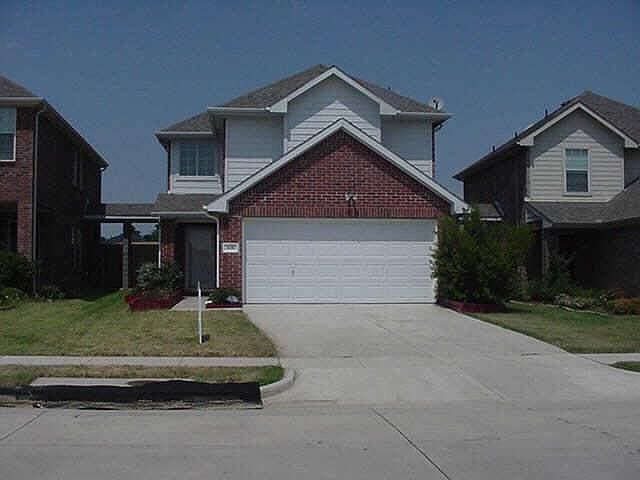 1st image of 610 Fleming St