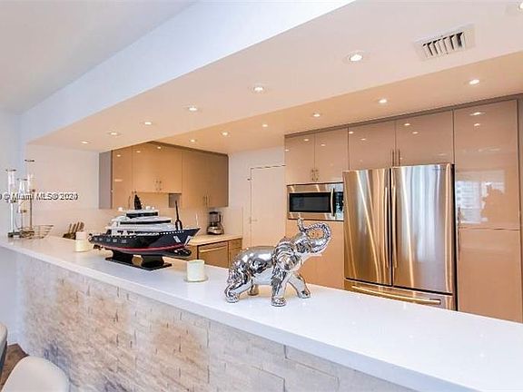 4th image of 3800 S Ocean Dr APT 1217
