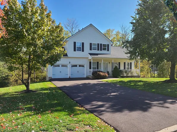 26 Lois Ln, Gilbertsville, PA 19525