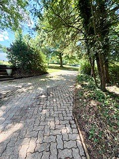 3rd image of 209 Claremont Dr