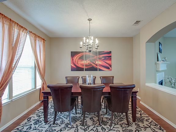 5th image of 1702 Nightingale Ln
