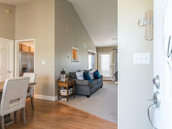4th image of 217 Saratoga Ct