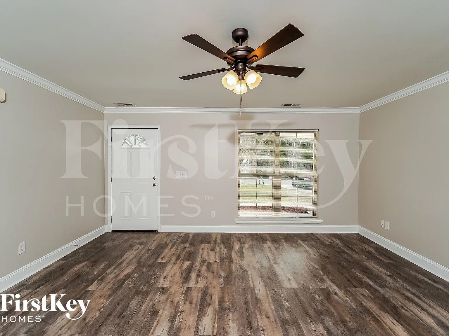 4 bed, 2.0 bath, 1700 sqft, $1,905 — Photo 2