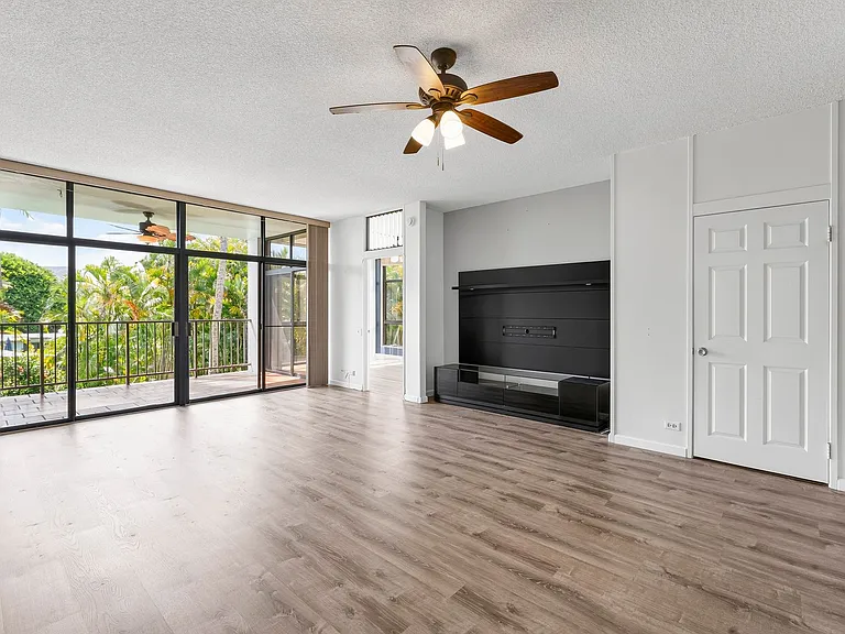 1030 Aoloa Pl #209B — Photo 8