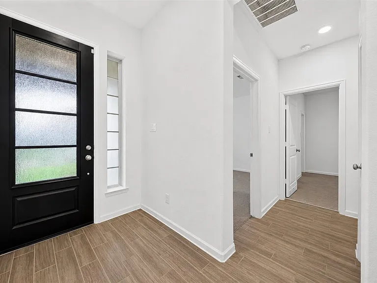 6330 Ontario Dr — Photo 2