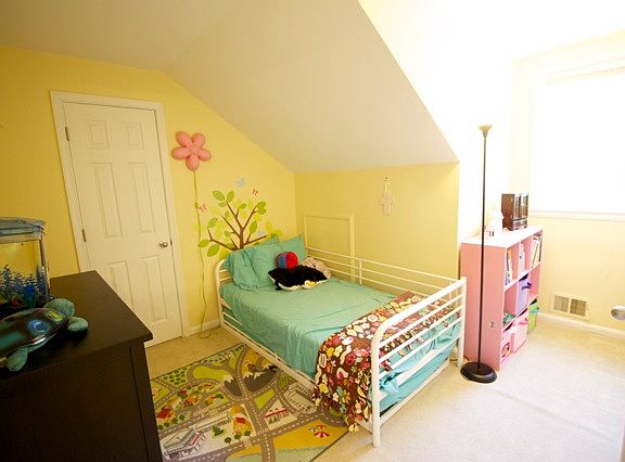3rd image of 3281 S Stafford St APT B2