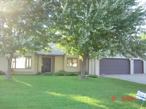 3rd image of 2504 Zenith Ave