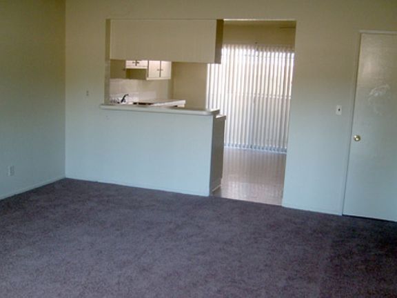 5th image of 13614 Cordary Ave APT 7