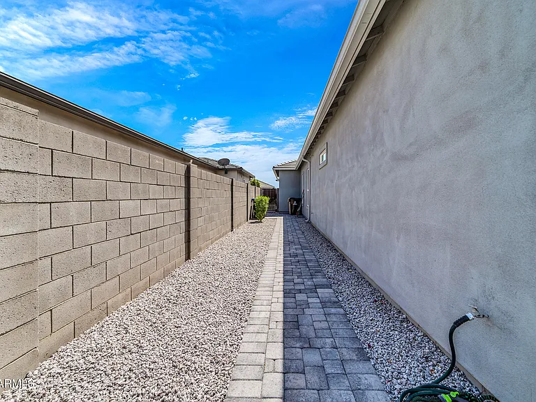 10518 W Albert Ln — Photo 34