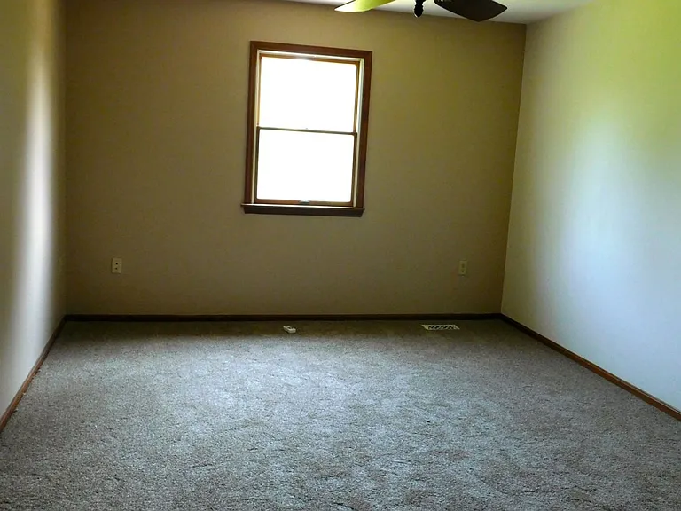 7608 Kyles Station Rd — Photo 45