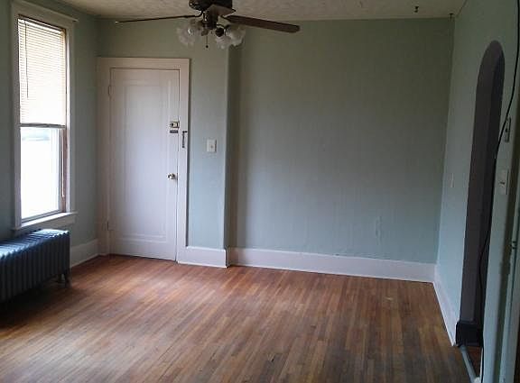 3rd image of 304 W Ashley St