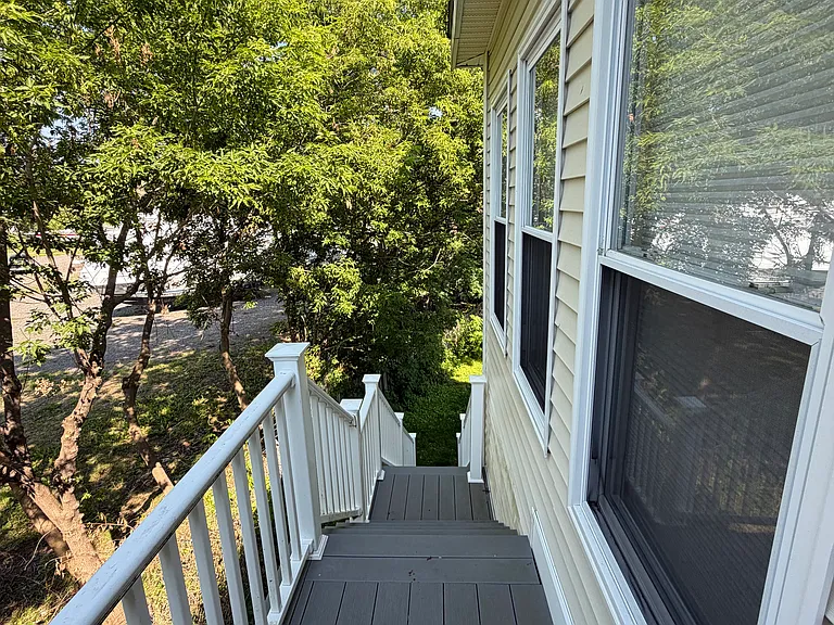 286 Front St — Photo 9