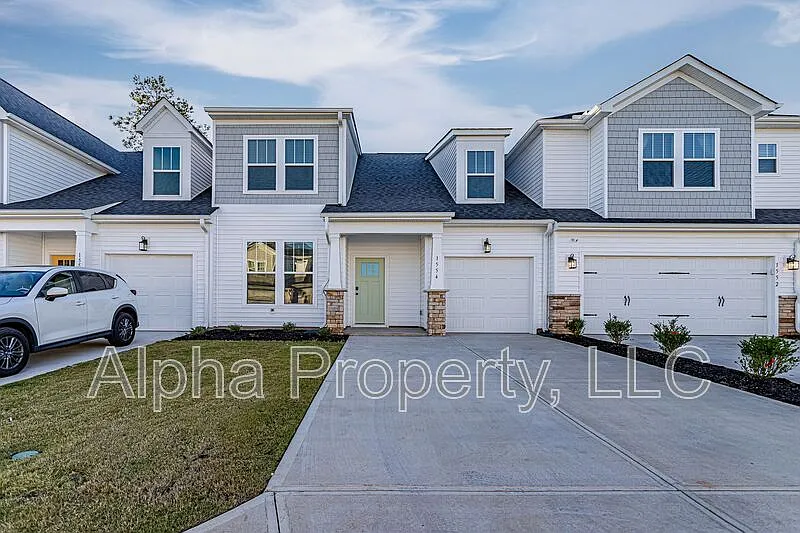4 bed, 3.0 bath, 2185 sqft, $2,195 — Photo 1