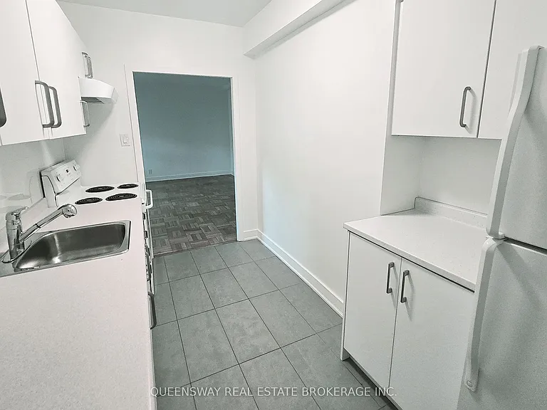 755 Avenue Rd #206 — Photo 11