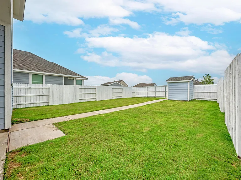 158 Daylily Dr — Photo 33