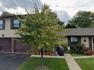 802 Gloucester Dr, Elk Grove Village, IL 60007